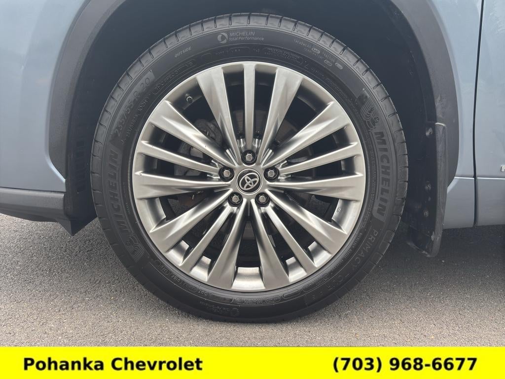 2023 Toyota Highlander Hybrid Platinum