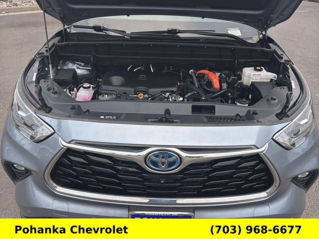 2023 Toyota Highlander Hybrid Platinum