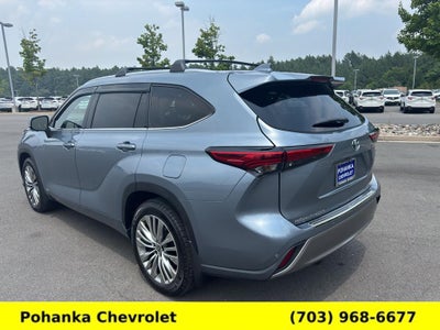 2023 Toyota Highlander Hybrid Platinum