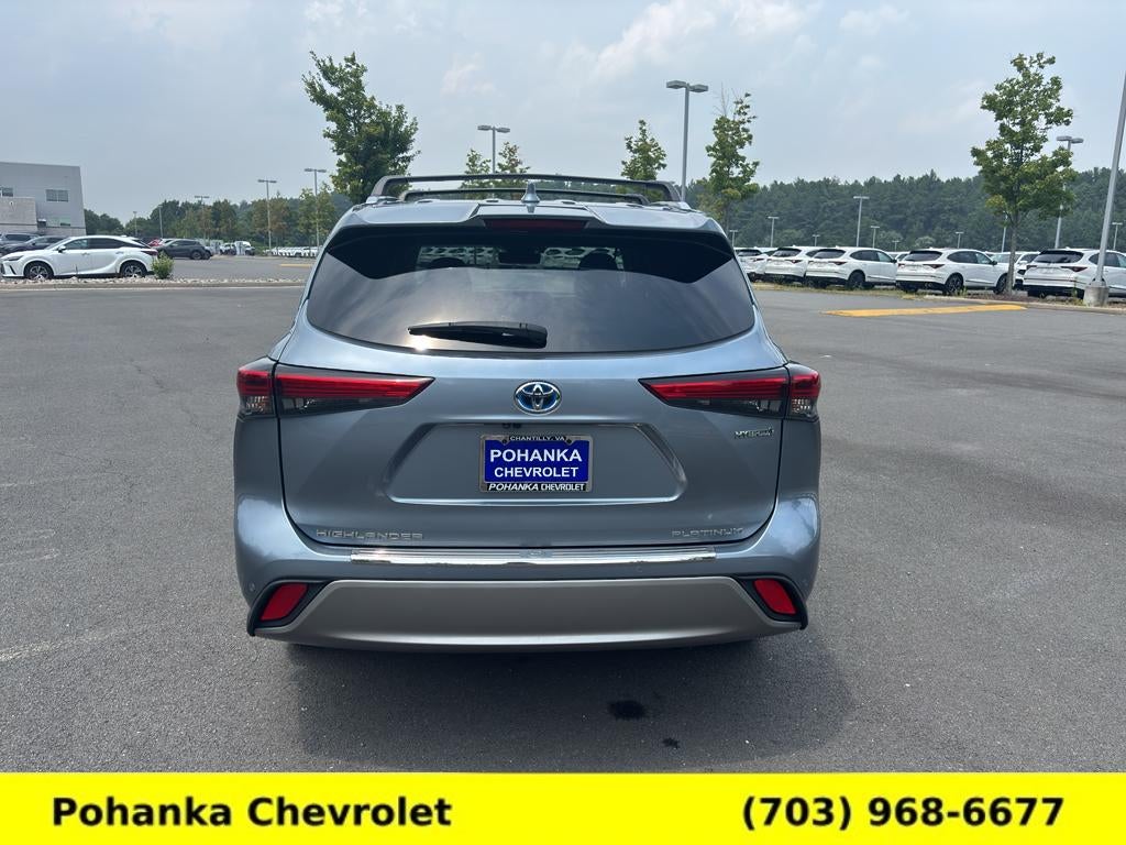 2023 Toyota Highlander Hybrid Platinum