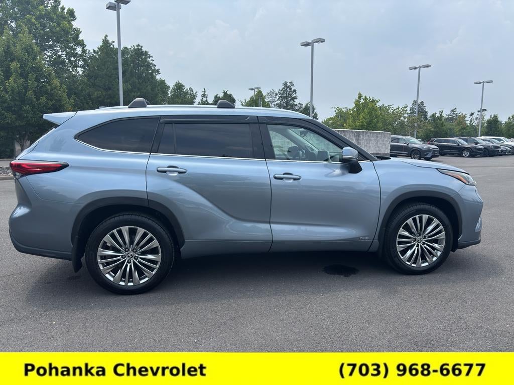 2023 Toyota Highlander Hybrid Platinum