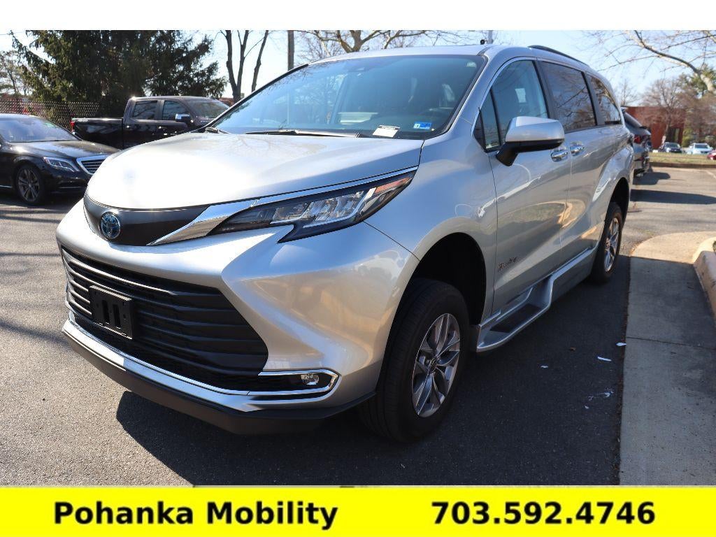 2023 Toyota Sienna XLE