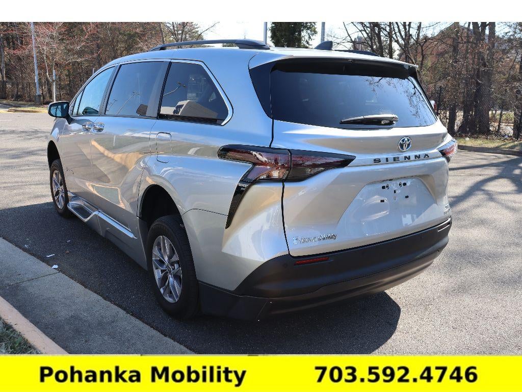 2023 Toyota Sienna XLE