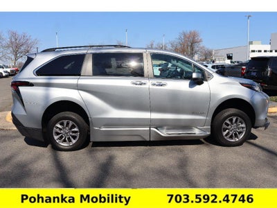 2023 Toyota Sienna XLE