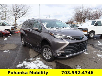 2021 Toyota Sienna XLE
