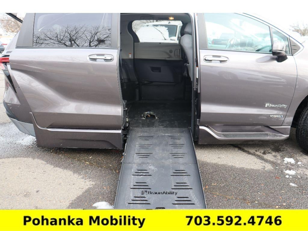 2021 Toyota Sienna XLE