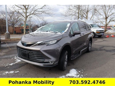 2021 Toyota Sienna XLE