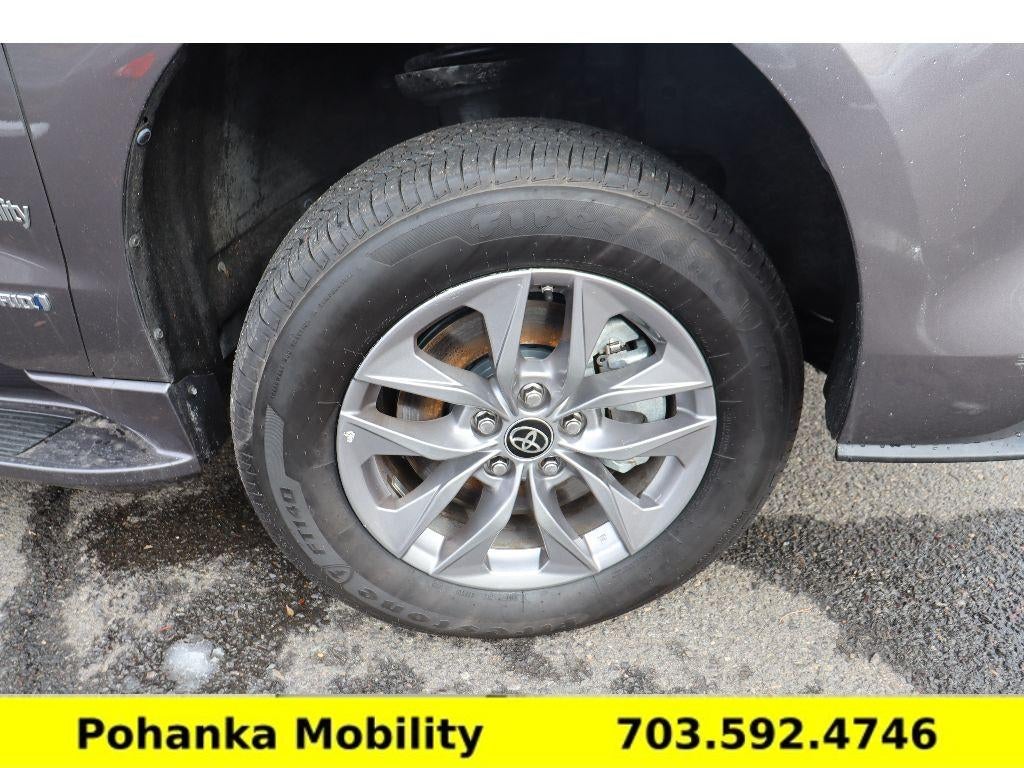 2021 Toyota Sienna XLE