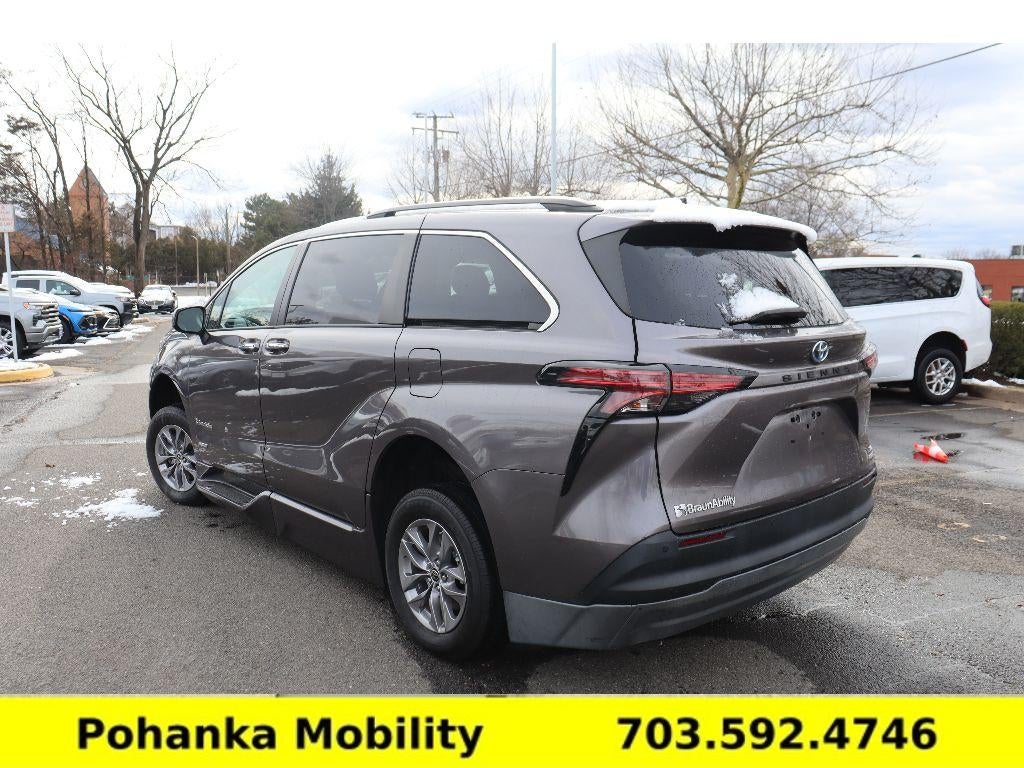 2021 Toyota Sienna XLE