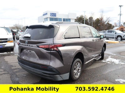 2021 Toyota Sienna XLE