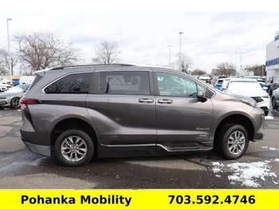 2021 Toyota Sienna XLE