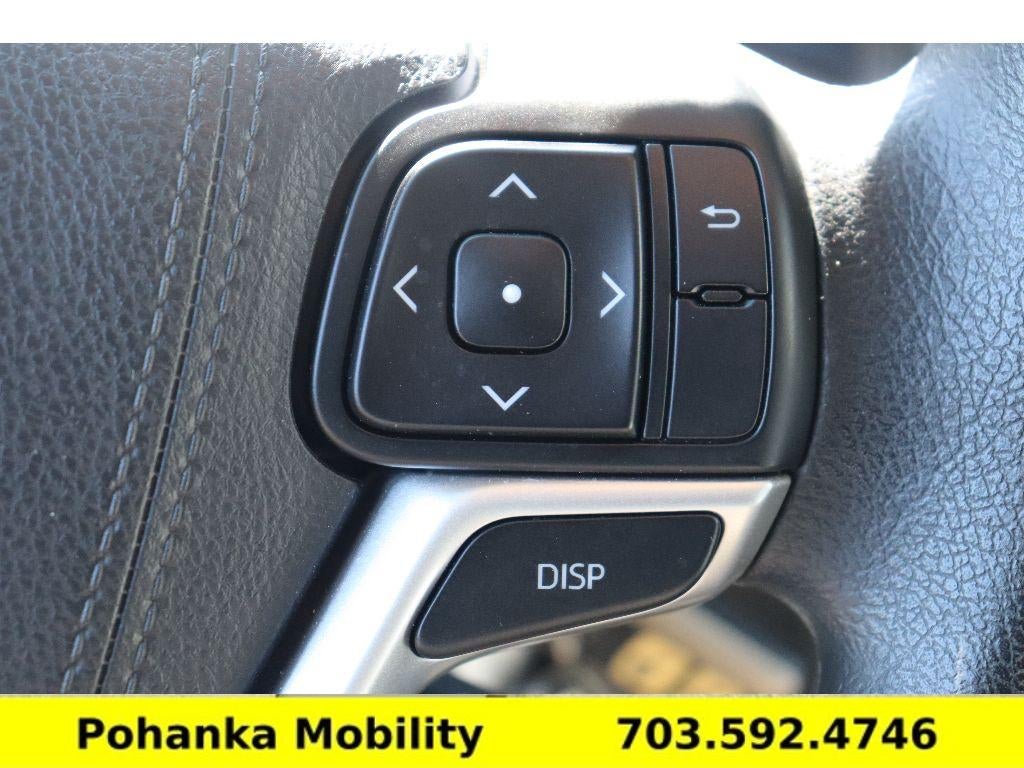 2017 Toyota Sienna LE Auto Access Seat