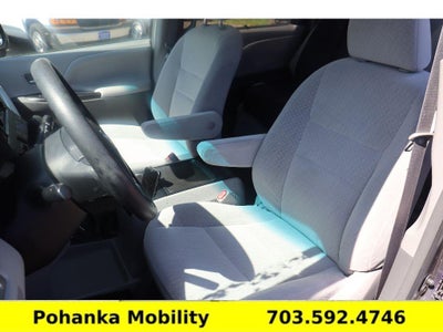 2017 Toyota Sienna LE Auto Access Seat