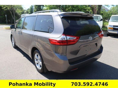 2017 Toyota Sienna LE Auto Access Seat