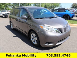 2017 Toyota Sienna LE Auto Access Seat
