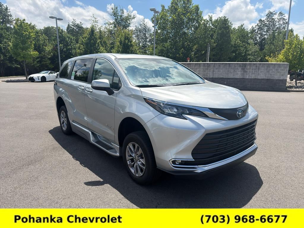2024 Toyota Sienna XLE