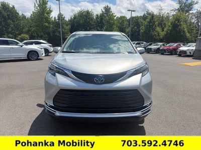 2024 Toyota Sienna XLE
