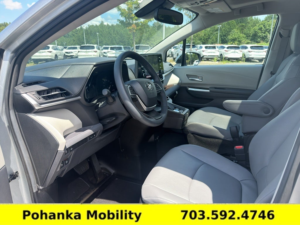 2024 Toyota Sienna XLE