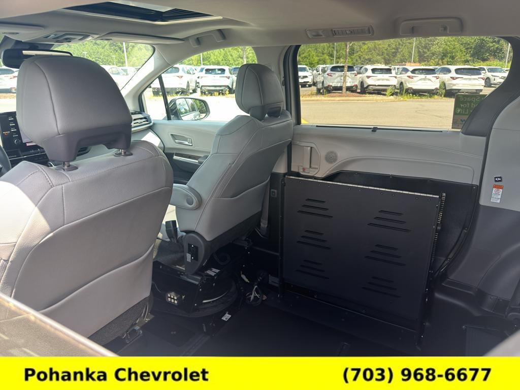 2024 Toyota Sienna XLE