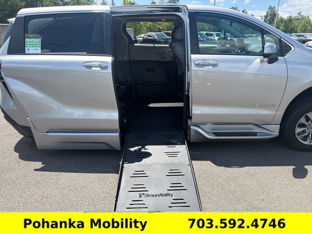 2024 Toyota Sienna XLE