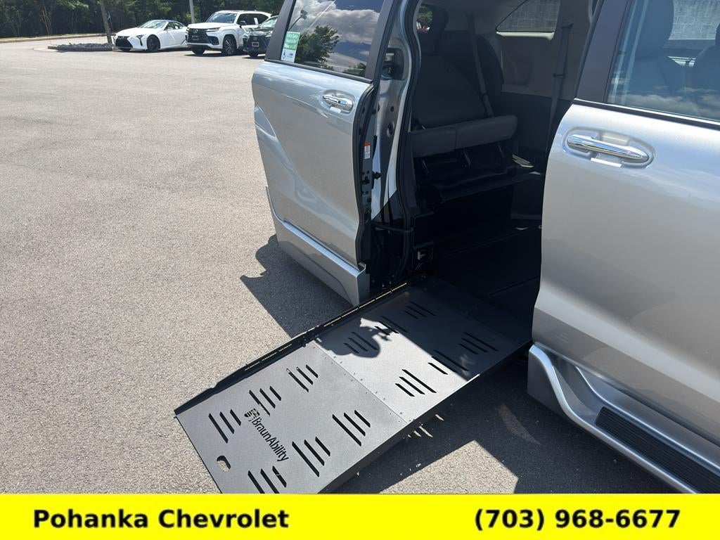 2024 Toyota Sienna XLE