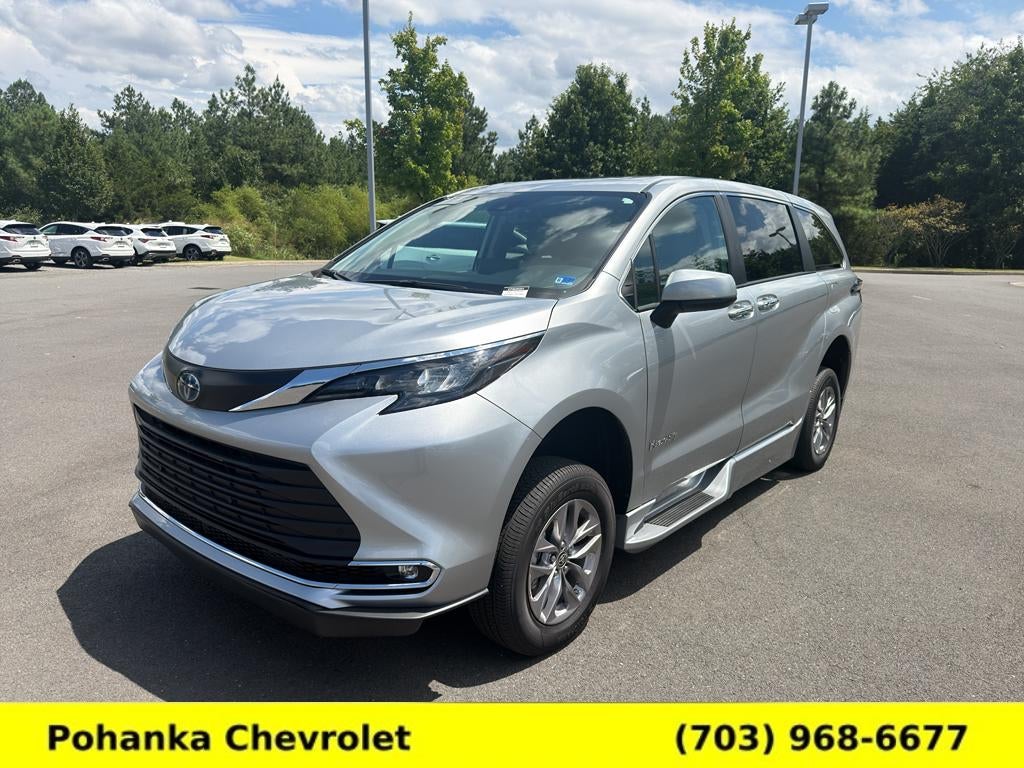 2024 Toyota Sienna XLE
