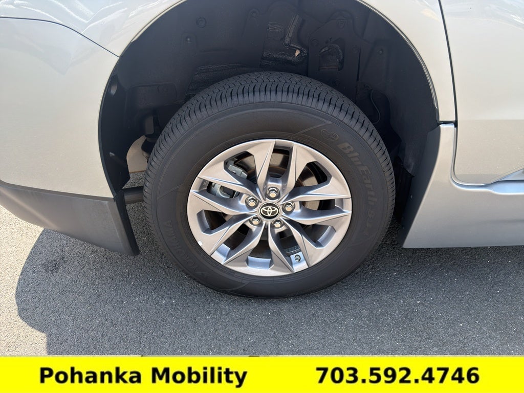 2024 Toyota Sienna XLE