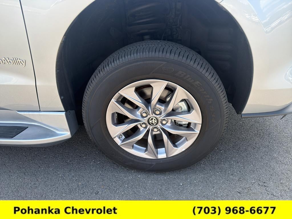 2024 Toyota Sienna XLE