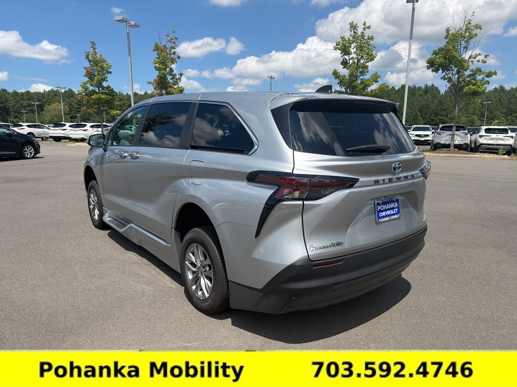2024 Toyota Sienna XLE