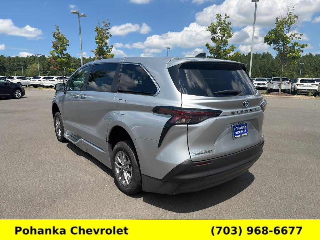 2024 Toyota Sienna XLE