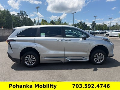 2024 Toyota Sienna XLE