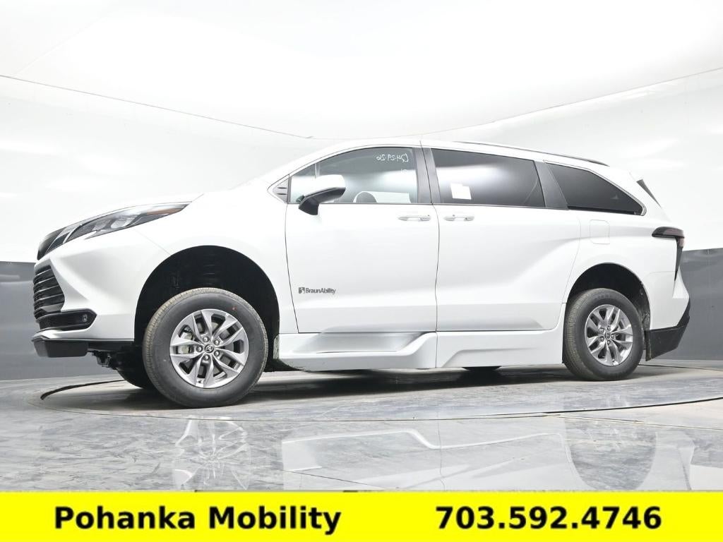 2026 Toyota Sienna XLE