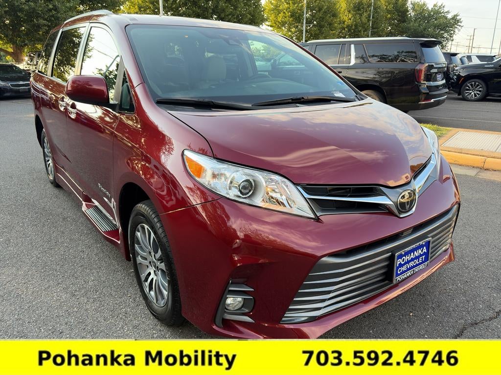 2020 Toyota Sienna XLE Auto Access Seat