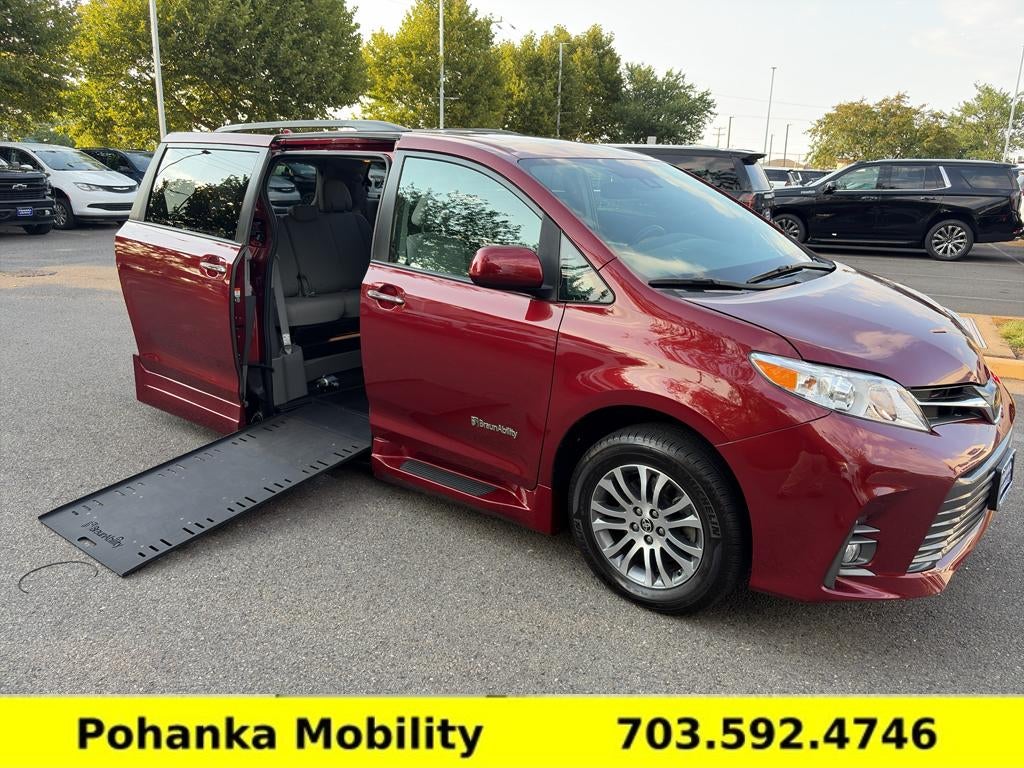 2020 Toyota Sienna XLE Auto Access Seat