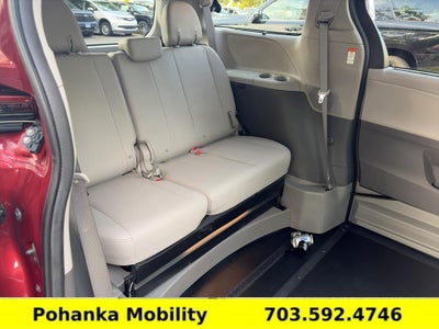 2020 Toyota Sienna XLE Auto Access Seat
