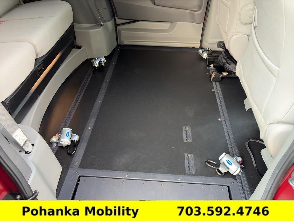 2020 Toyota Sienna XLE Auto Access Seat