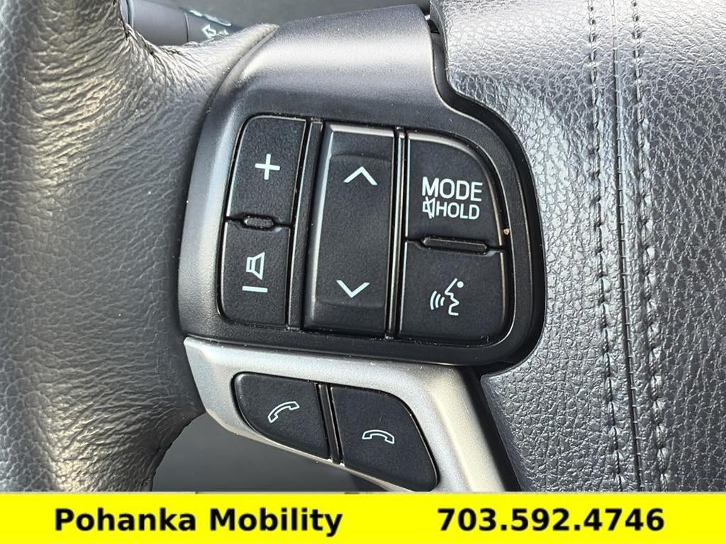 2020 Toyota Sienna XLE Auto Access Seat