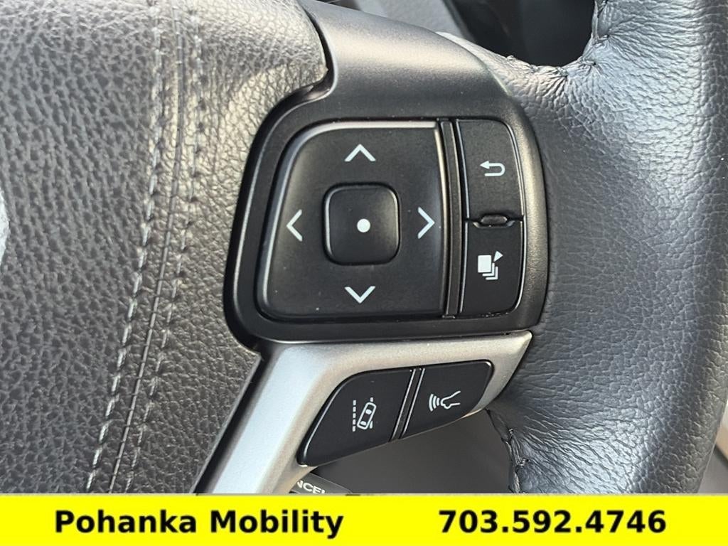 2020 Toyota Sienna XLE Auto Access Seat