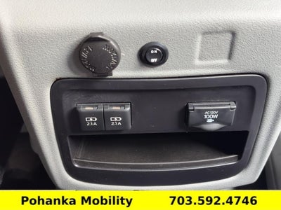 2020 Toyota Sienna XLE Auto Access Seat