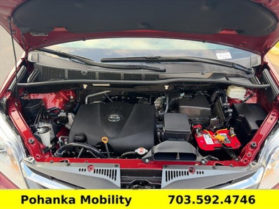 2020 Toyota Sienna XLE Auto Access Seat