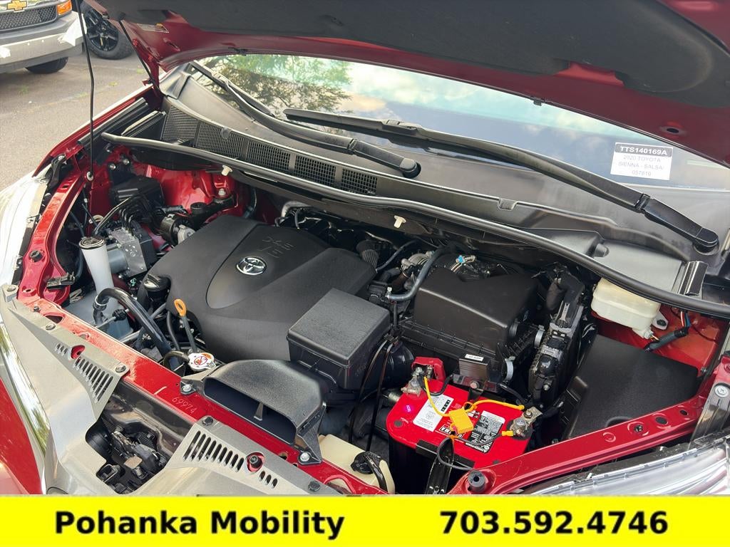 2020 Toyota Sienna XLE Auto Access Seat