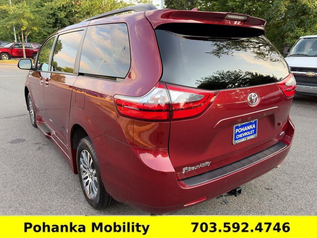 2020 Toyota Sienna XLE Auto Access Seat