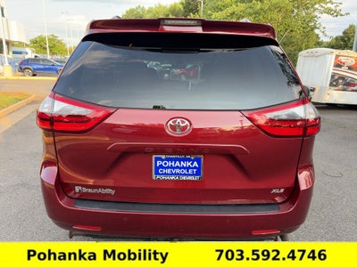 2020 Toyota Sienna XLE Auto Access Seat