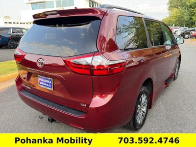 2020 Toyota Sienna XLE Auto Access Seat