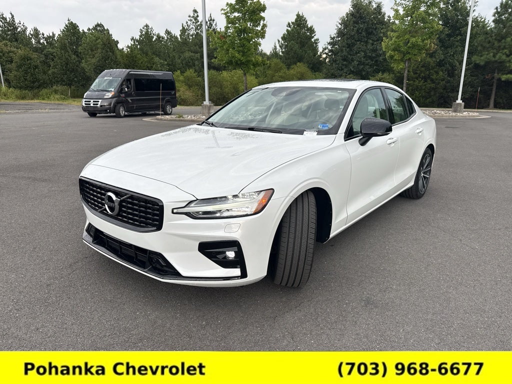 2022 Volvo S60 B5 Momentum