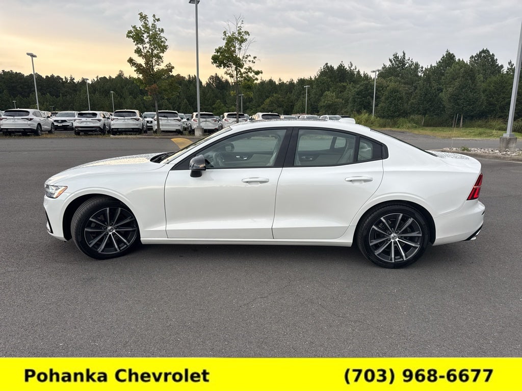 2022 Volvo S60 B5 Momentum