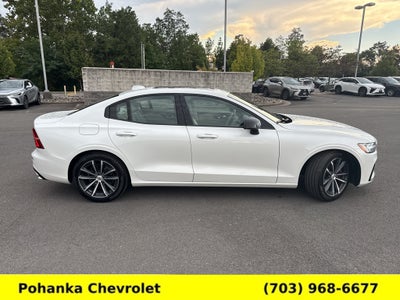 2022 Volvo S60 B5 Momentum