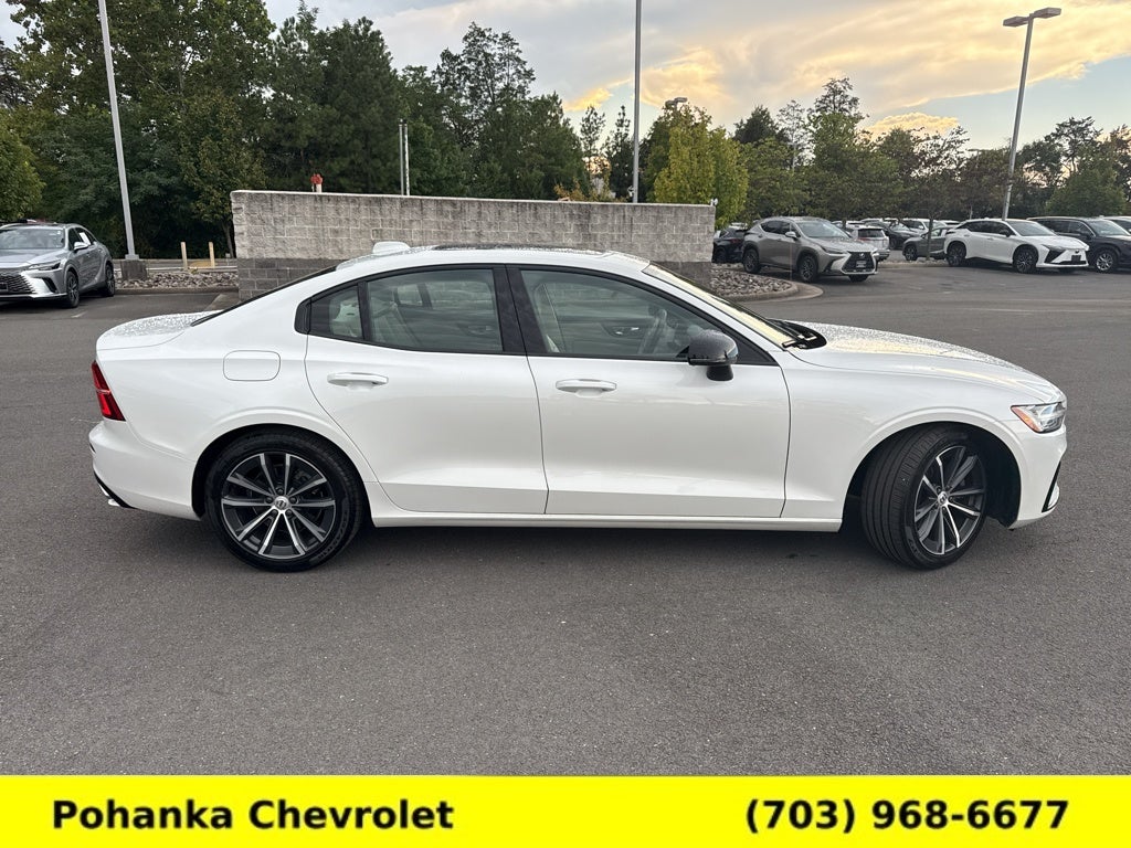 2022 Volvo S60 B5 Momentum
