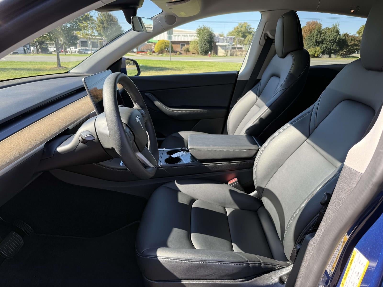 2022 Tesla Model Y Long Range Dual Motor All-Wheel Drive