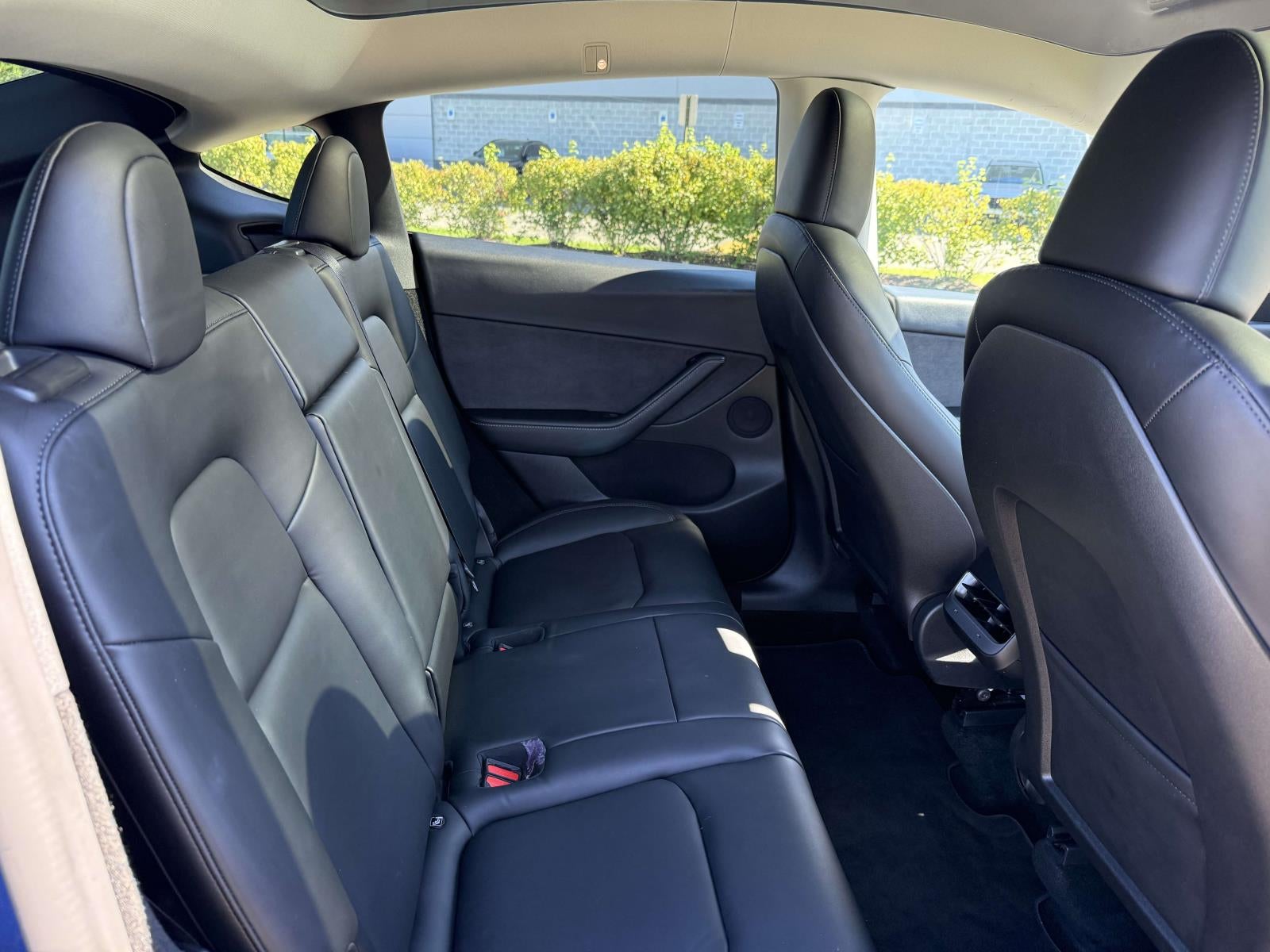 2022 Tesla Model Y Long Range Dual Motor All-Wheel Drive